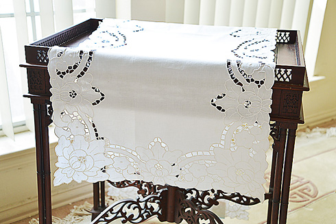 Fancy Embroidery Grace Runner